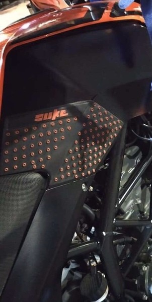 KTM Duke 125 Tank Pad Thai