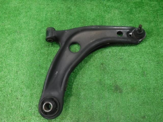 Toyota Aqua 2013 Front Right Lower DAA-NHP10