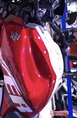 Suzuki GIxxer Cover Fuel Tank RH Redwine